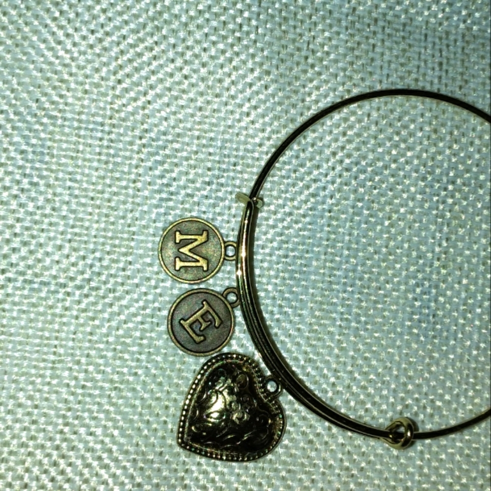 Pretty letter and heart  bracelet.